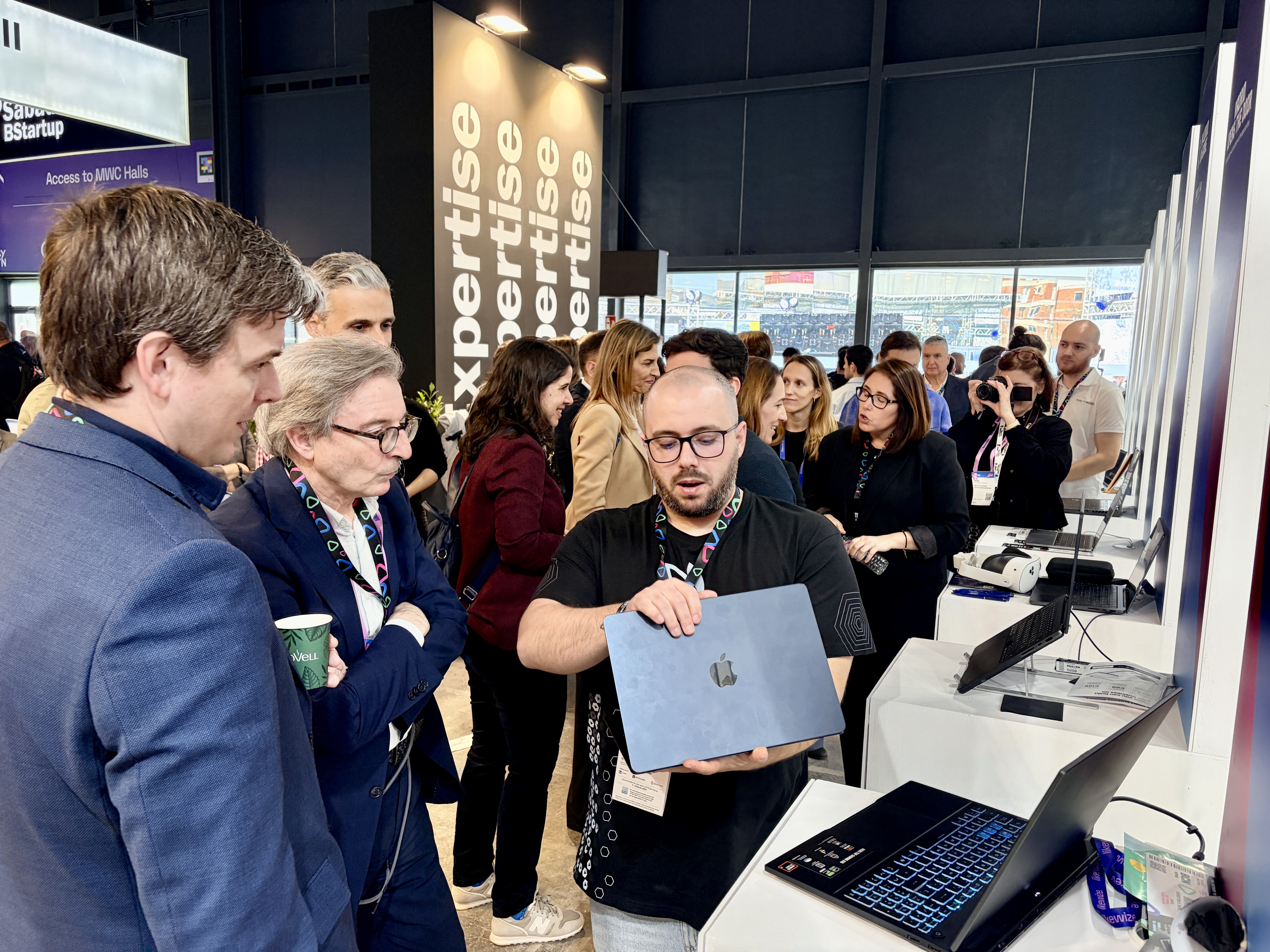 Corro y De Pablo con emprendedores